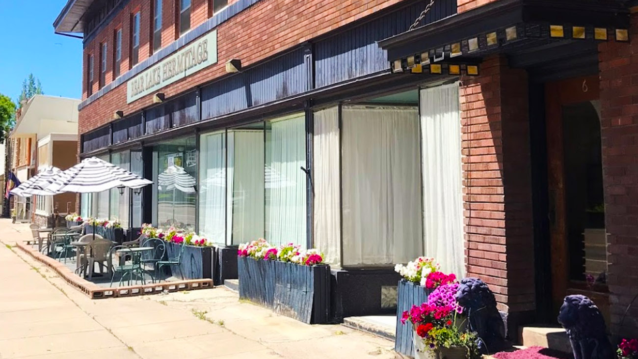 Bear Lake Hermitage group lodging in Paris Idaho