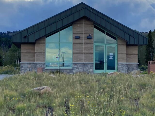 Bear Lake Overlook and Visitors Center