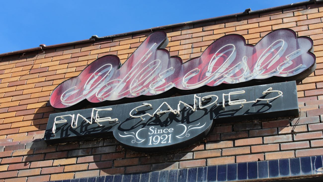 The Idle Isle Candy Store sign.